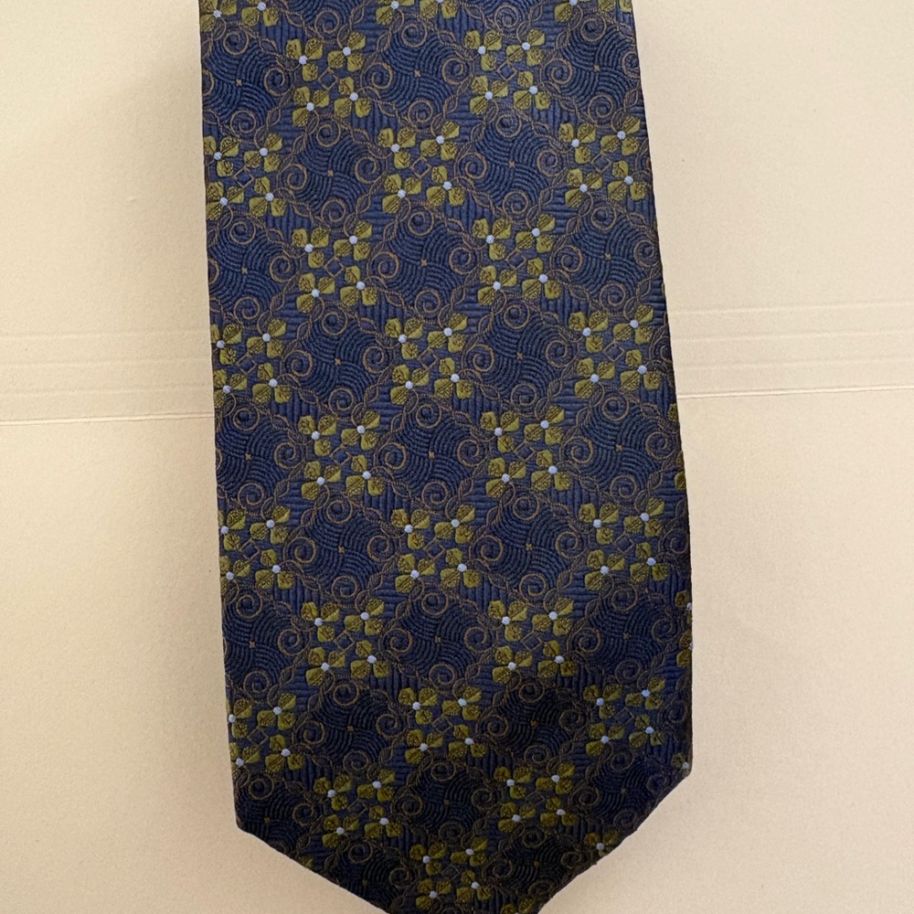 Hickey Freeman Navy and Olive Geometric Tie